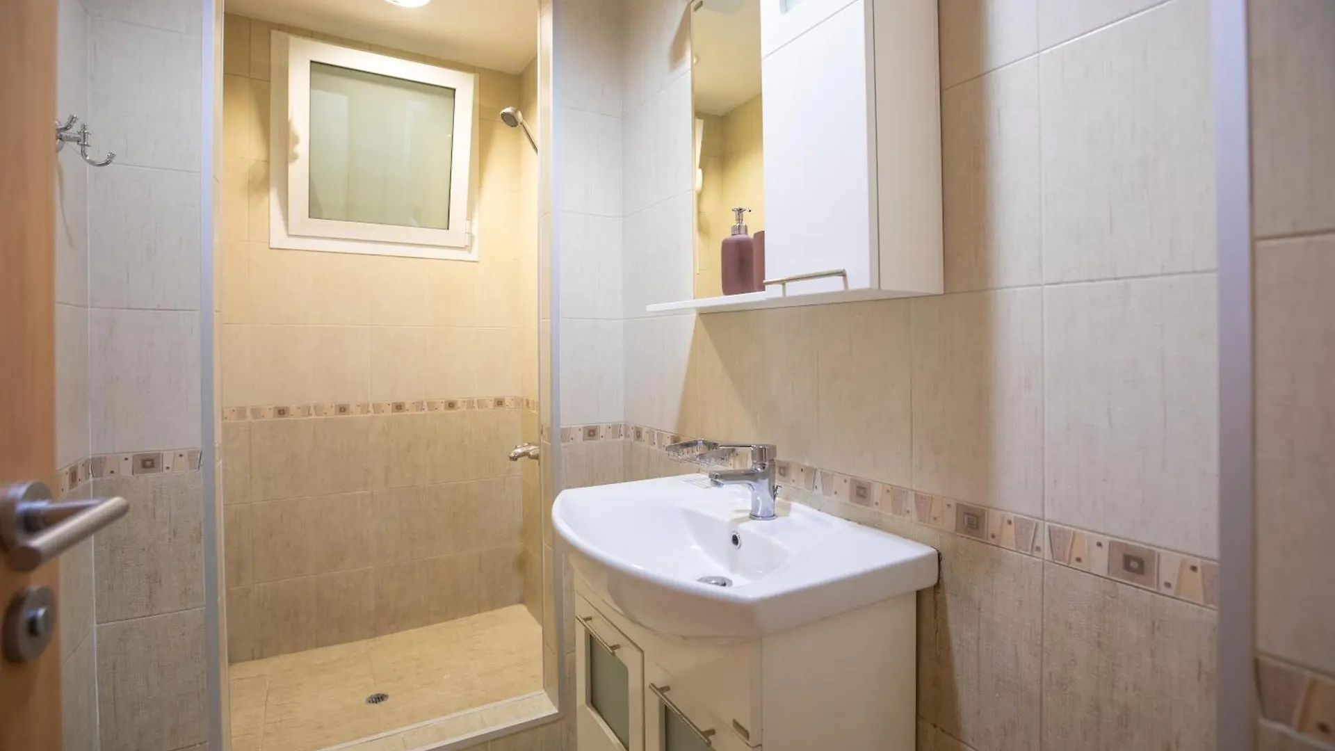 Bright 1Bdr Apartment In Top Center Sofia